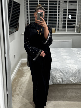 Black حسناء