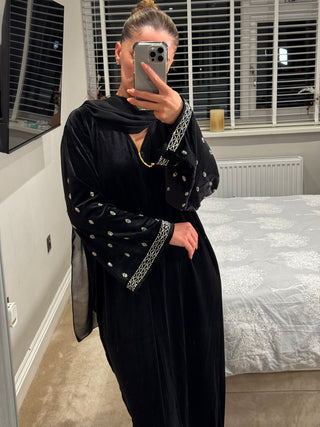Black حسناء